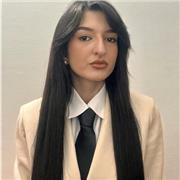 Giovane e appassionata, ti guiderò in un percorso stimolante alla scoperta del mondo giuridico. Lezioni semplici e pratiche.